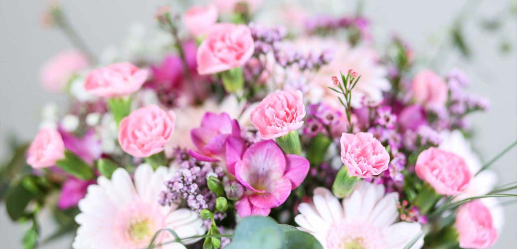 http://Only%20Flowers